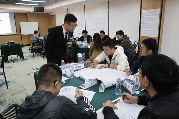 老師指導(dǎo)學(xué)員照 (1).JPG