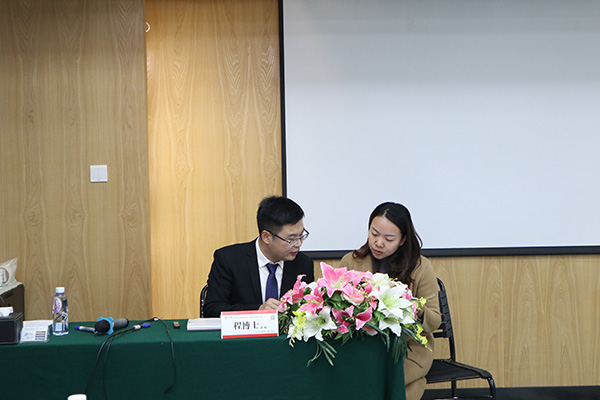 老師指導(dǎo)學(xué)員照 (4).JPG